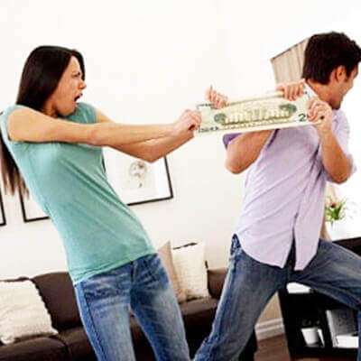 Vợ hay chồng nên giữ tiền? 5