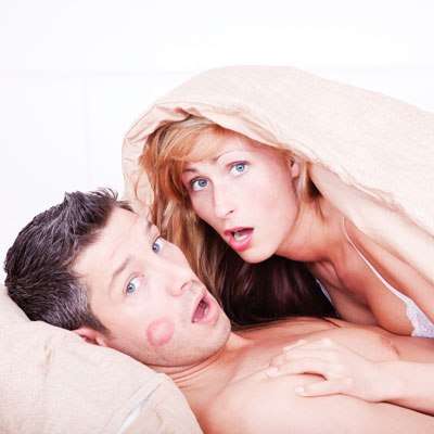 Chồng thường “ăn vụng” vào lúc nào? 11