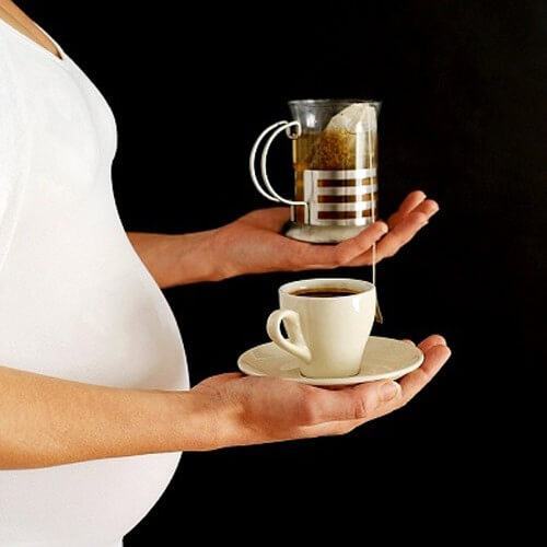 Con sinh ra dễ mắc bệnh máu trắng bởi khi mang bầu mẹ uống nhiều cà phê 4