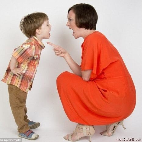 Ba mẹ đừng nói vậy, con đau 6