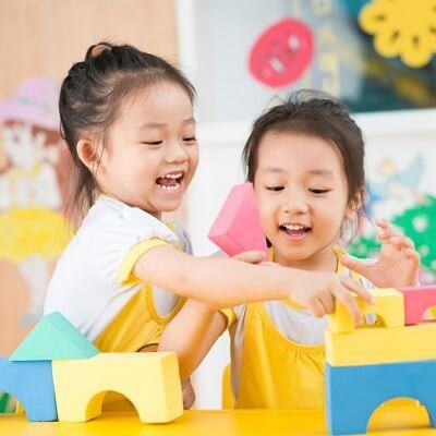 Ngồi chung bàn với “bạn xấu”, sợ con không còn ngoan ngoãn nữa... 4