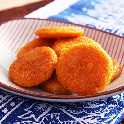 Mẹ làm bánh bí đỏ giòn thơm cho bé măm sáng 5