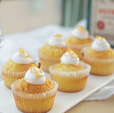 Cách làm bánh cupcake cam vàng thơm ngon miễn chê 15