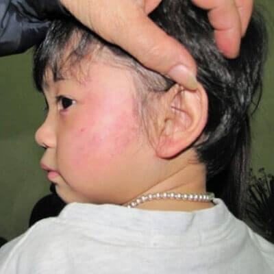 Nói mẹ nghe, ai đánh con thế này? 4