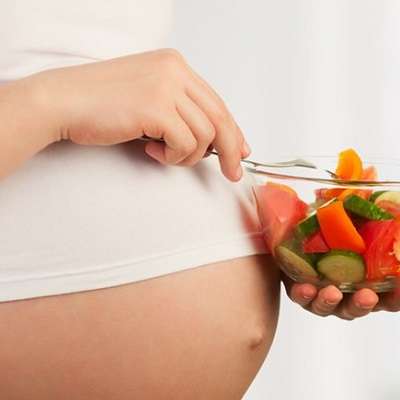 8 lưu ý ăn uống cho bầu công sở 6
