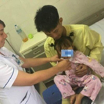 Bé gái bị mắc dị vật ở vùng kín vì ba mẹ chủ quan 4
