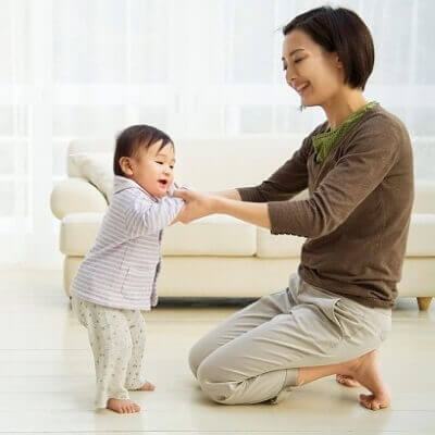 4 mẹo nhỏ để bé mới tập đi luôn được an toàn 7
