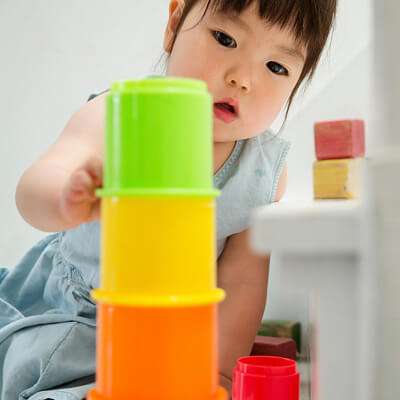 Bé rất nghịch và không biết sợ 3