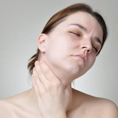 Nếu bạn thường xuyên bị khô miệng, hãy coi chừng 4