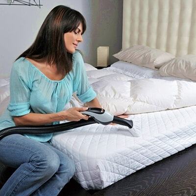 Một vài mẹo hay "đánh bay" mùi khai nước tiểu bé yêu dính trên nệm 3
