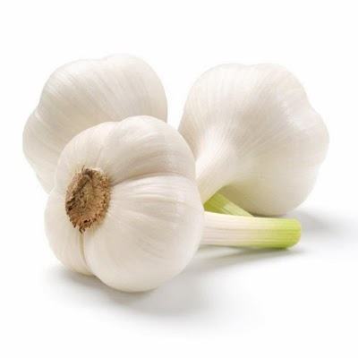 Tại sao ngâm rượu tỏi chuyển sang màu xanh 4