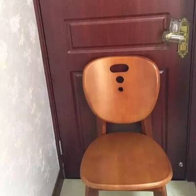 Cách chống trộm đột nhập bằng 1 chiếc ghế và 2 chiếc ly 5