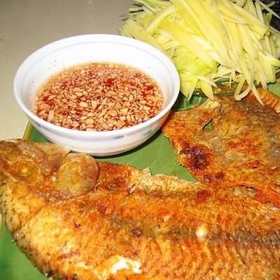 Mẹo chiên cá không bị nát 4