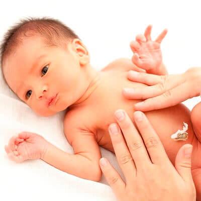 Những điều mẹ cần biết về chăm sóc dây rốn cho bé yêu 6