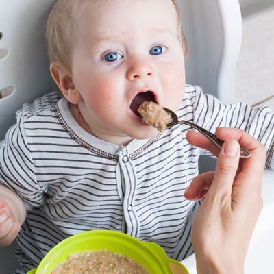 Mẹ khéo tay nấu 5 món cháo yến mạch cho bé ăn dặm 3