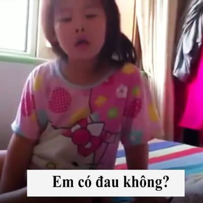 Video: Sự thật đằng sau chuyện chị gái đánh em trai khóc thét 3