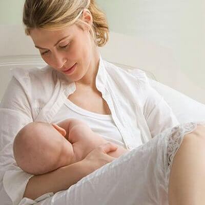 5 mẹo để bé không bao giờ cắn ti mẹ trong khi bú 3