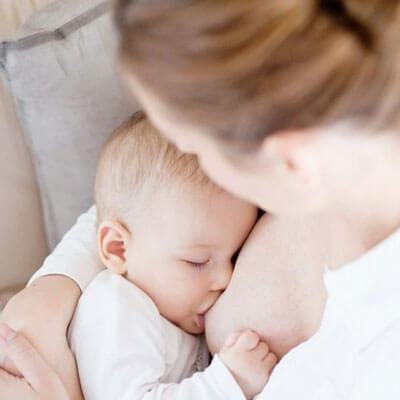 Các bước sơ cứu nhanh khi bé bị sặc sữa, cháo mẹ nào cũng phải biết 5