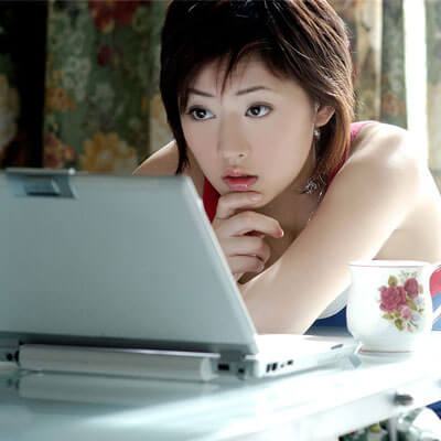Làm cách nào để hâm nóng tình cảm khi chồng đi làm ăn xa? 2