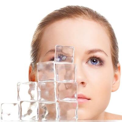 Tất tần tật mẹo tuyệt hay từ nước đá mẹ nên biết 7
