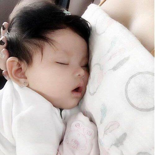 Ca sĩ Hải Băng khoe con gái đẹp như thiên thần 6