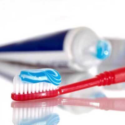 Bỏ túi 18 mẹo hữu ích từ kem đánh răng 7