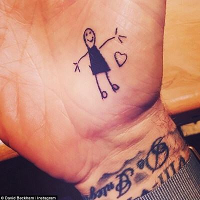 David Beckham khoe hình xăm ngộ nghĩnh do con gái Harper vẽ 6