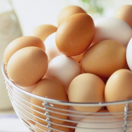 Cách phân biệt trứng gà giả, bà nội trợ nào cũng cần biết 3