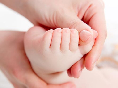Biểu hiện bàn chân khoèo Biểu hiện bàn chân khoèo