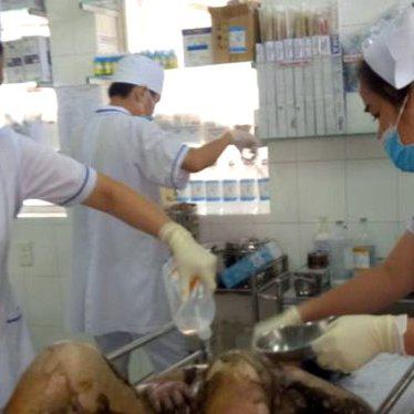 Mâu thuẫn với nhà chồng, một phụ nữ đổ xăng tự thiêu 4
