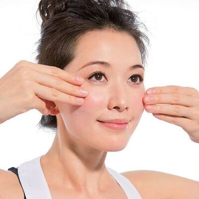 Mát xa cho khuôn mặt kiểu này bạn sẽ trẻ ra cả chục tuổi 5