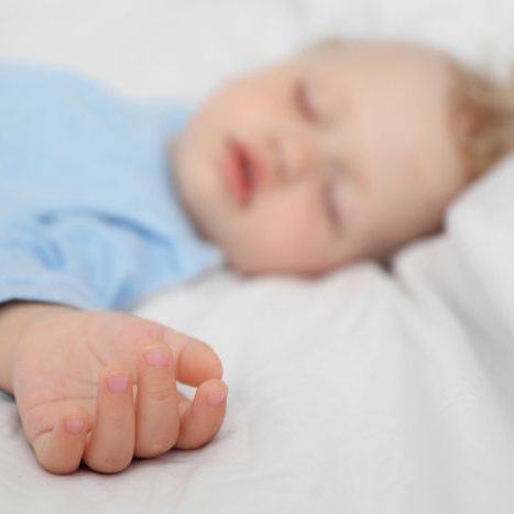 Mẹ ơi, từ nay đừng ôm con ngủ nữa nhé! 4