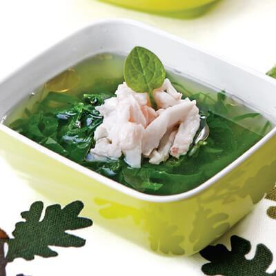 Top 5 các loại rau tốt mẹ cần cho trẻ ăn 3
