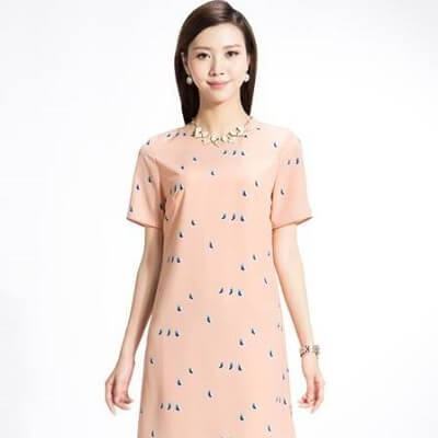 Mẹo khắc phục vòng eo “bánh mì” sau sinh cho mẹ 8