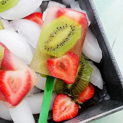 Mách mẹ cách làm kem dâu tây, kiwi cho mùa hè mát rượi 6