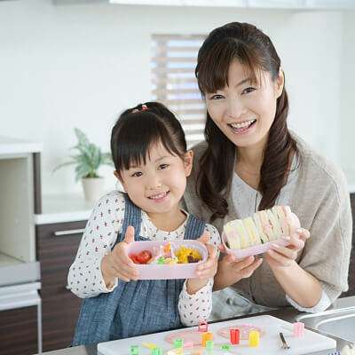 Làm gì khi con sợ món mới? 5