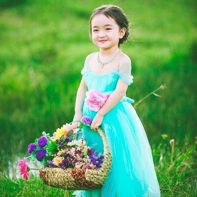 Mẹ ăn nhiều lựu con sinh ra sẽ có má lúm đồng tiền 5