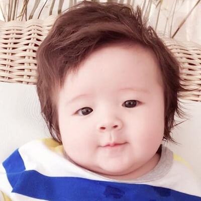 Bé Alfie Túc Mạch - con trai Elly Trần bụ bẫm đáng yêu trong thời kỳ mọc răng 14