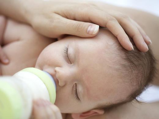 7 điều mẹ cần biết khi cho trẻ uống sữa bột 5