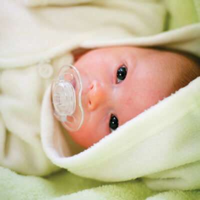 Mắt bé bị ghèn 3