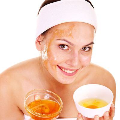 Tự làm mặt nạ trị mụn tại nhà bằng mật ong, chuối và lòng trắng trứng 3