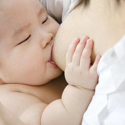 Bỏ túi kinh nghiệm nuôi con bằng sữa mẹ 6 tháng đầu đời 3