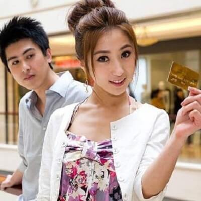 Vợ tôi chân ngắn đi guốc sẽ cao, chứ não ngắn như cô thì kiếm đâu ra thuốc chữa! 5
