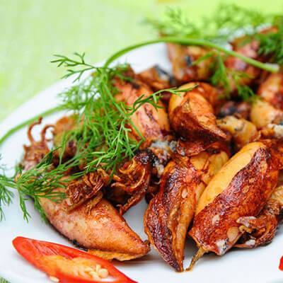 Mực sữa chiên nước mắm sốt me chua chua lạ miệng 9