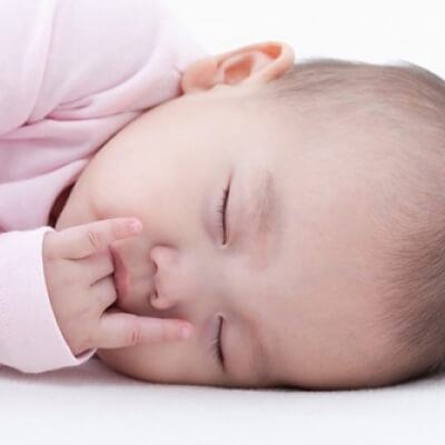 Trẻ từ 0-12 tháng tuổi cần ngủ bao nhiều tiếng trong ngày 6