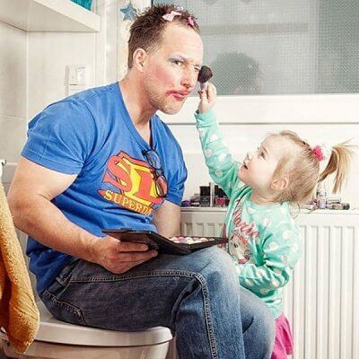 Sự khác biệt trong cách chăm con giữa bố và mẹ 4
