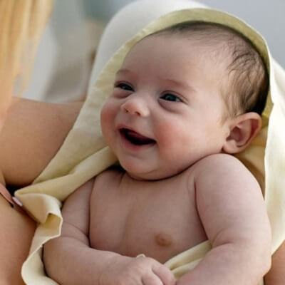 Giải đáp những thắc mắc thường gặp khi chăm sóc trẻ sơ sinh 3