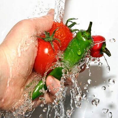 Bỏ túi 2 công thức tự chế nước rửa rau củ an toàn giúp loại bỏ hóa chất 3