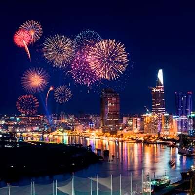 Bắn pháo hoa độc lạ tại lễ hội chào năm mới 2015 TP.HCM 12