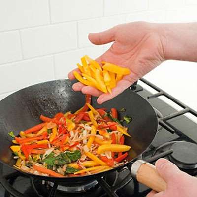 Những sai lầm nguy hiểm cho sức khỏe khi nấu ăn 5